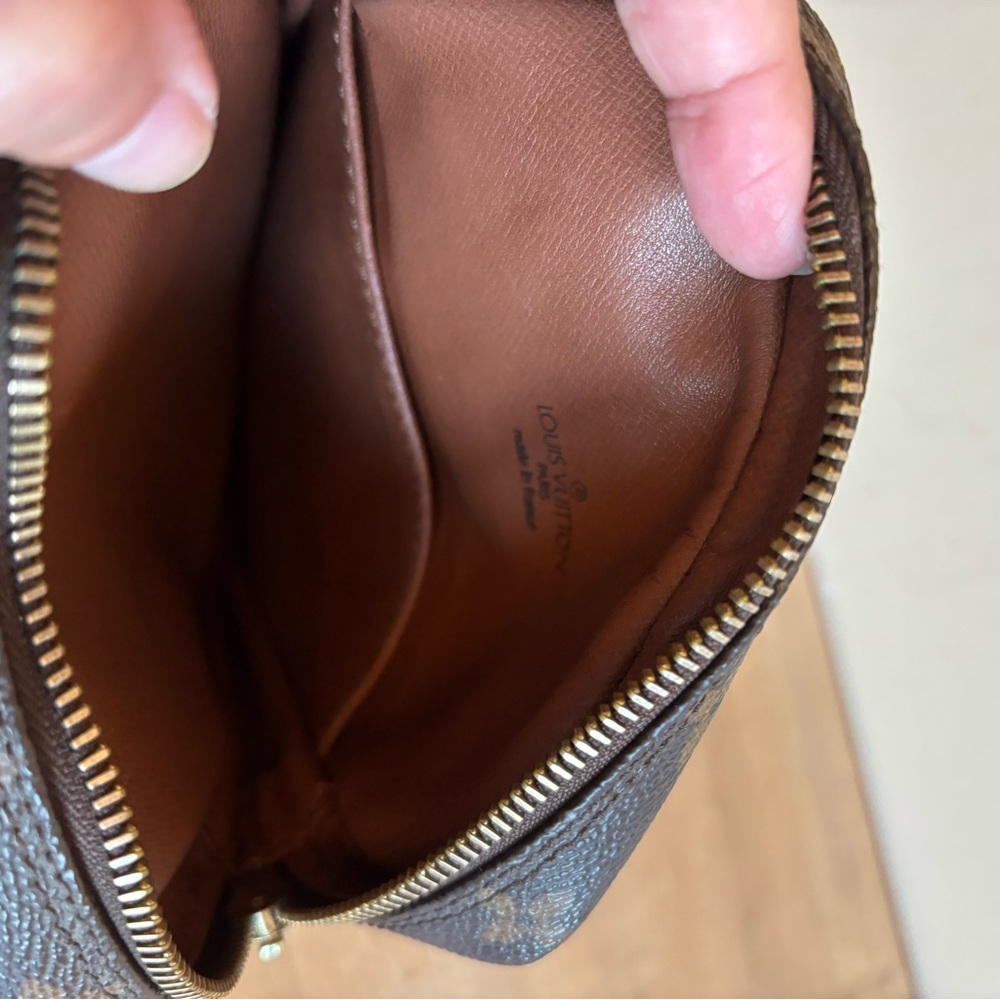 Authentic Louis Vuitton monogram crossbody bag - Picture 7 of 9